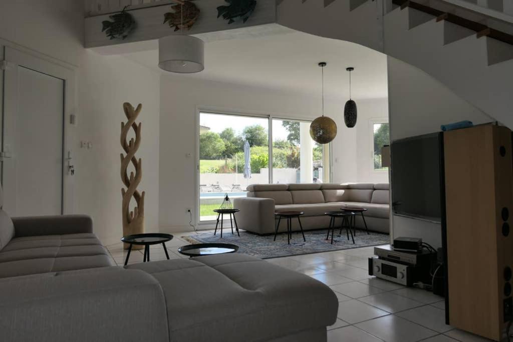 Villa Alba. Piscine Grand Jardin Hauts De Bordeaux Carignan-de-Bordeaux エクステリア 写真